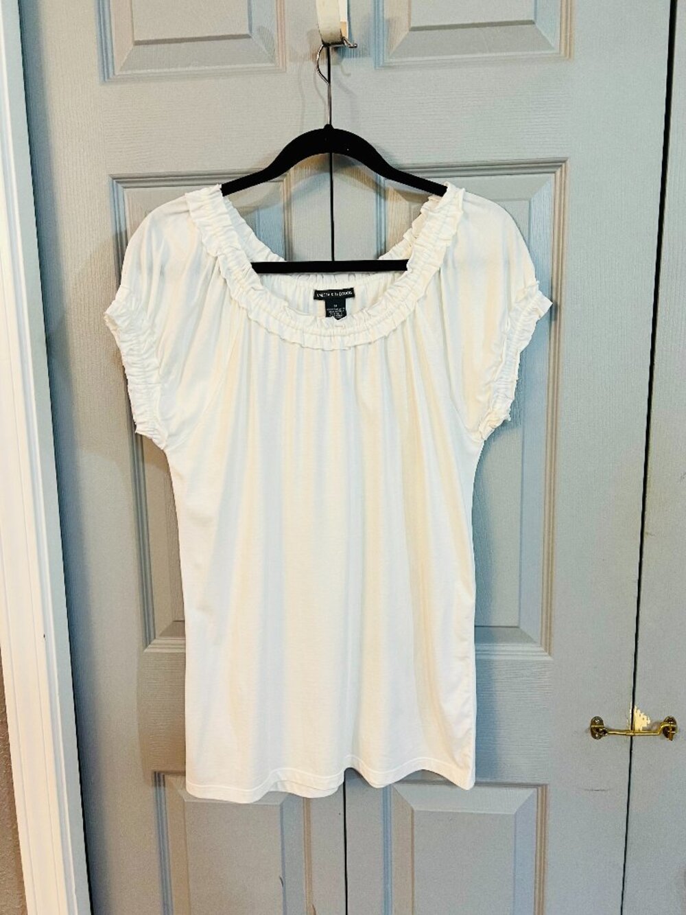 White Ruffled Top, Short Sleeved be Chelsea & Theodore